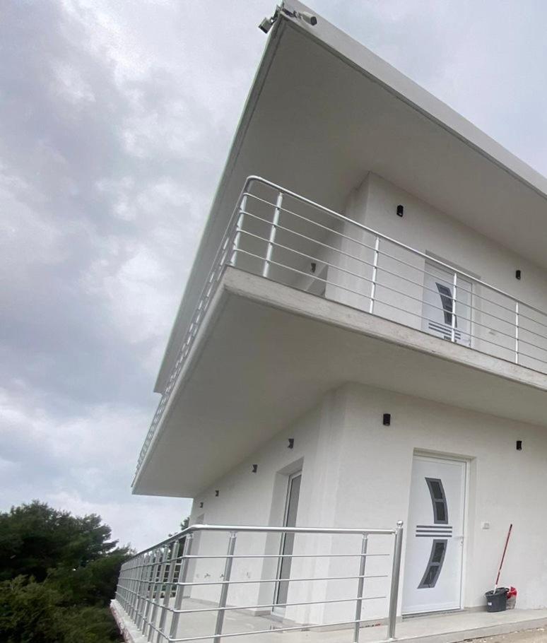 Pamja Apartment